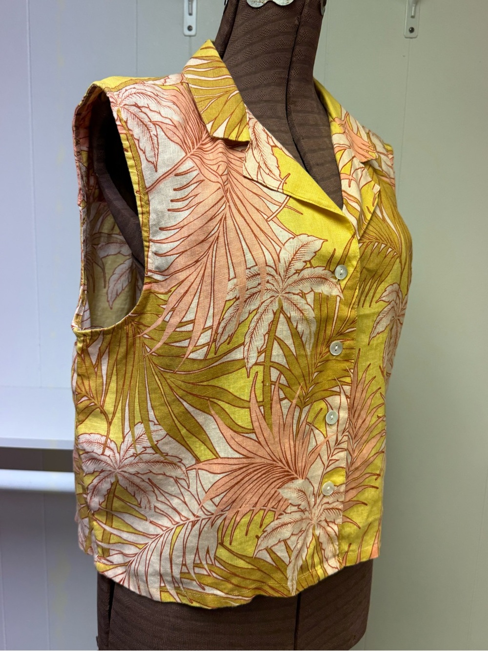 Tahari 100% Linen Tropical Palm Print Sleeveless Top MOP Buttons Size XL - Picture 4 of 10